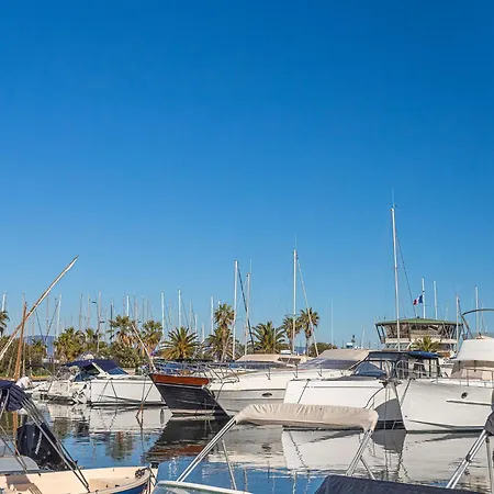 Сasa de vacaciones Les Fees-1 By Interhome *